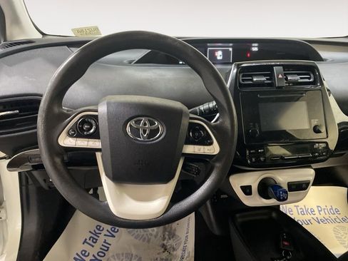 Used 2018 Toyota Prius Two image 14