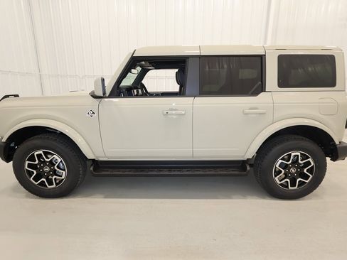 New 2025 Ford Bronco Outer Banks image 5