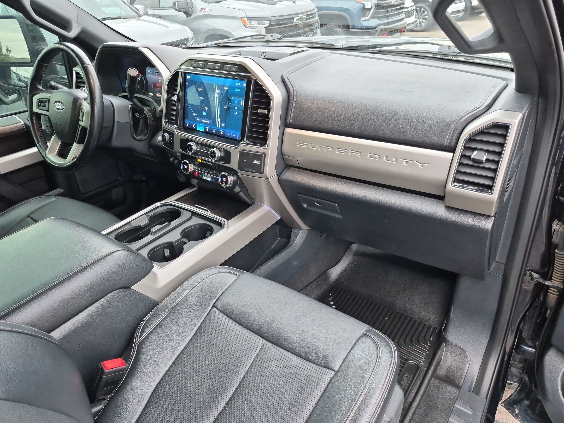 Used 2022 Ford F350 Lariat w/ Tremor Off-Road Package AWD/4WD image 32