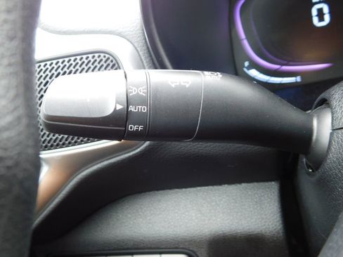 Used 2025 Kia Soul LX w/ LX Technology Package FWD image 29