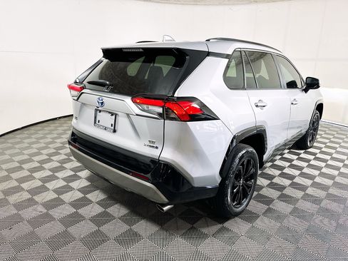Used 2023 Toyota RAV4 SE AWD/4WD image 3