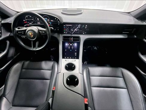 Used 2022 Porsche Taycan image 17