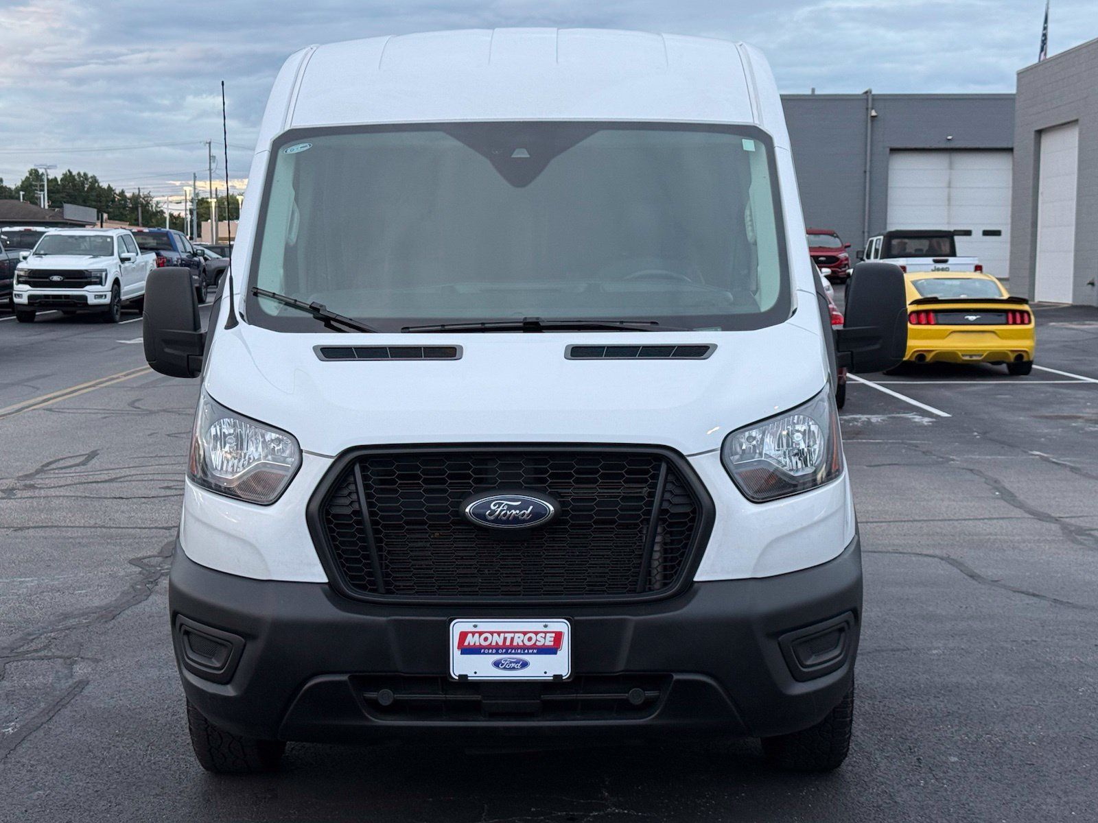 Used 2025 Ford Transit 250 148 Medium Roof RWD image 9