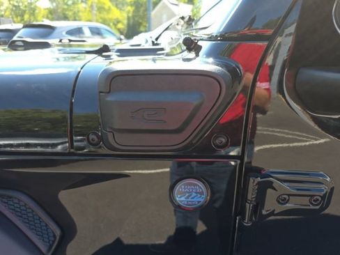 Used 2024 Jeep Wrangler Unlimited AWD/4WD image 32