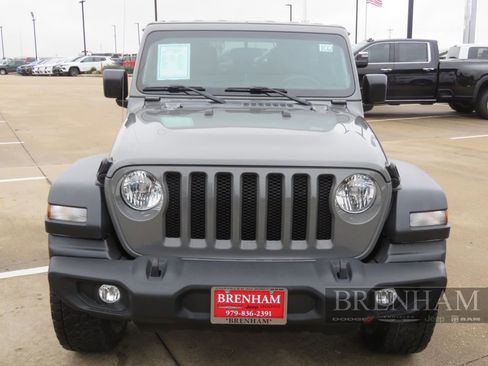 Used 2023 Jeep Wrangler Sport image 9