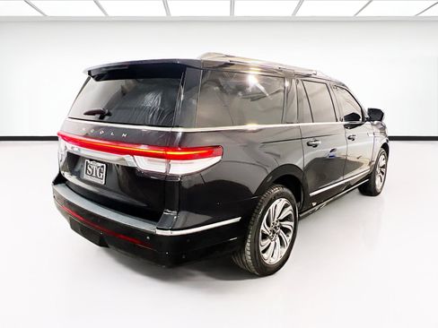 Used 2022 Lincoln Navigator L Reserve AWD/4WD image 4