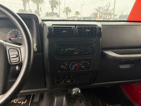 Used 2003 Jeep Wrangler SE image 17