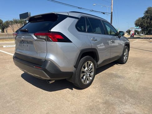 Used 2019 Toyota RAV4 Limited w/ Cold Weather Package FWD image 11