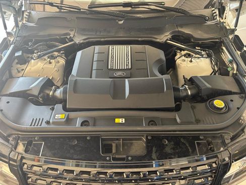 Used 2017 Land Rover Range Rover HSE image 32