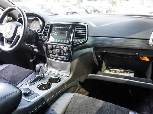 Used 2022 Jeep Grand Cherokee Laredo X AWD/4WD image 10