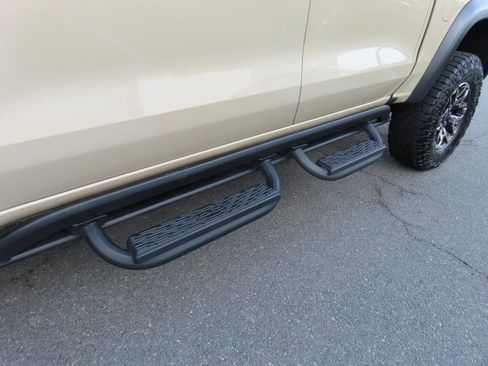 Used 2023 Chevrolet Colorado ZR2 w/ ZR2 Convenience Package III image 9