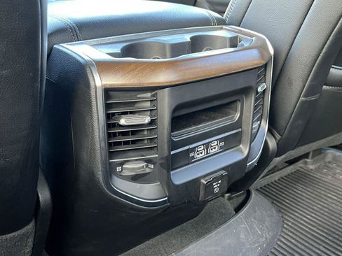 Used 2022 RAM 1500 Laramie AWD/4WD image 34