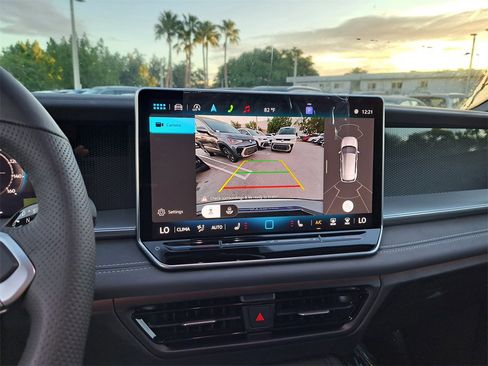 New 2026 Volkswagen Tiguan SE R-Line image 11