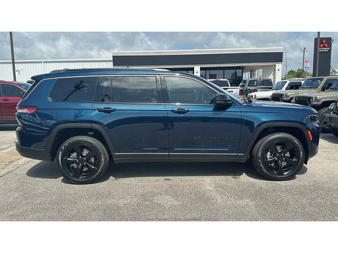 New 2026 Jeep Grand Cherokee L Limited w/ Limited Altitude Package RWD image 7
