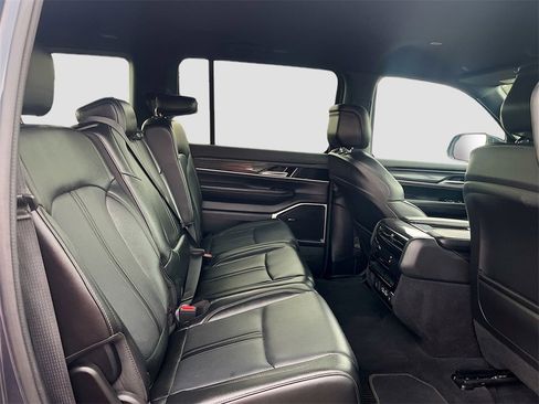 Used 2024 Jeep Wagoneer 4WD image 29