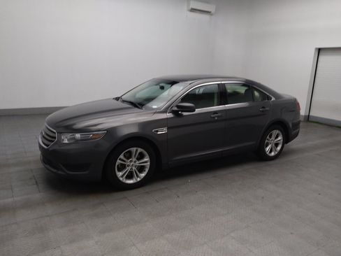 Used 2015 Ford Taurus SE FWD image 2
