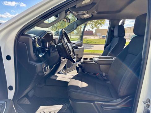 Used 2024 Chevrolet Silverado 2500 LT image 2