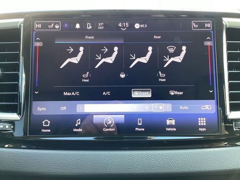 Used 2023 Chrysler Pacifica Touring-L image 24