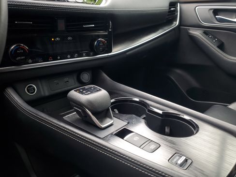 Certified 2021 Nissan Rogue Platinum image 27