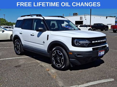 Used 2023 Ford Bronco Sport Outer Banks w/ Tech Package AWD/4WD image 1