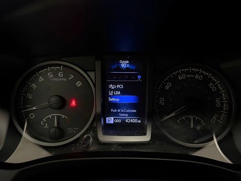 Used 2019 Toyota Tacoma TRD Sport w/ Technology Package AWD/4WD image 42