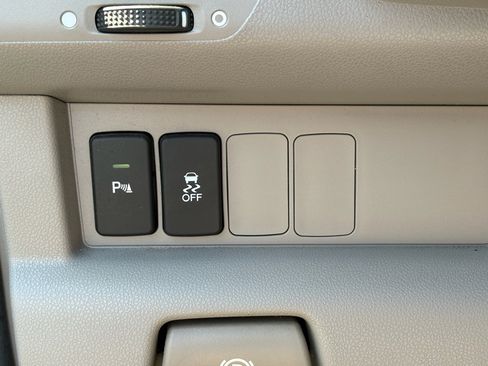 Used 2012 Honda Pilot Touring image 11