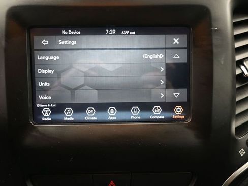 Used 2019 Jeep Cherokee Latitude w/ Popular Appearance Group image 4