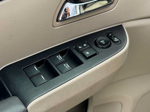 Used 2014 Honda Odyssey LX image 14