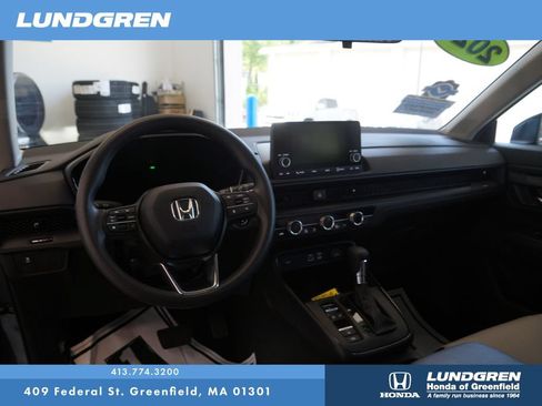 Used 2024 Honda CR-V EX image 16