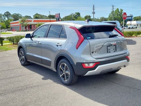 New 2026 Kia Niro LX FWD image 4