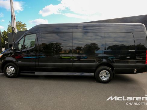 Used 2023 Mercedes-Benz Sprinter 3500 image 2