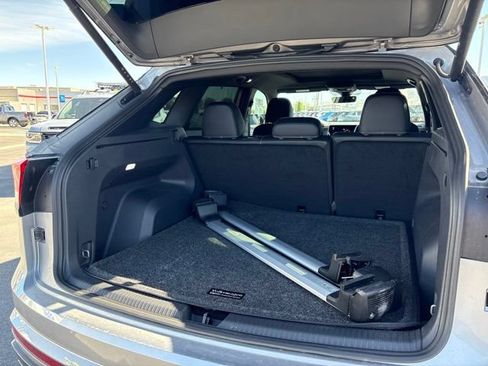 Used 2025 Volkswagen Atlas Cross Sport SEL R-Line AWD/4WD image 25