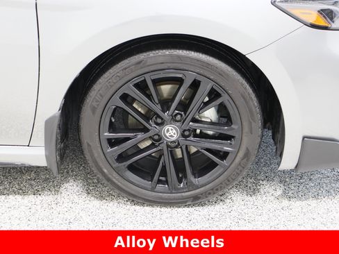 Used 2025 Toyota Camry SE image 5