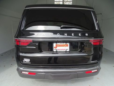 Certified 2022 Jeep Wagoneer Series III w/ Premium Group I image 21