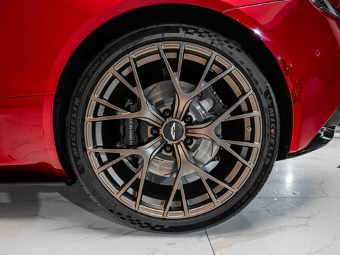 Used 2025 Aston Martin DB12 Volante image 42