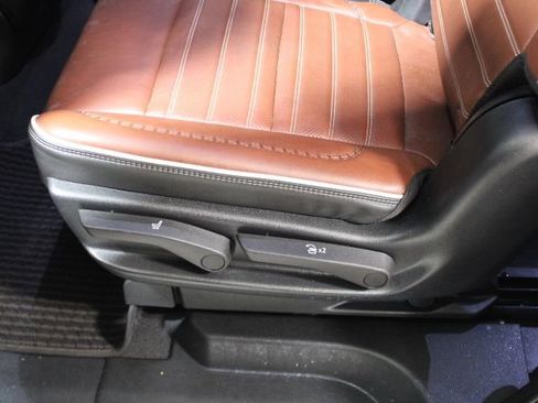 Used 2023 GMC Yukon Denali Ultimate image 49