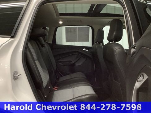 Used 2018 Ford Escape Titanium image 9