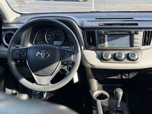 Used 2015 Toyota RAV4 LE FWD image 15