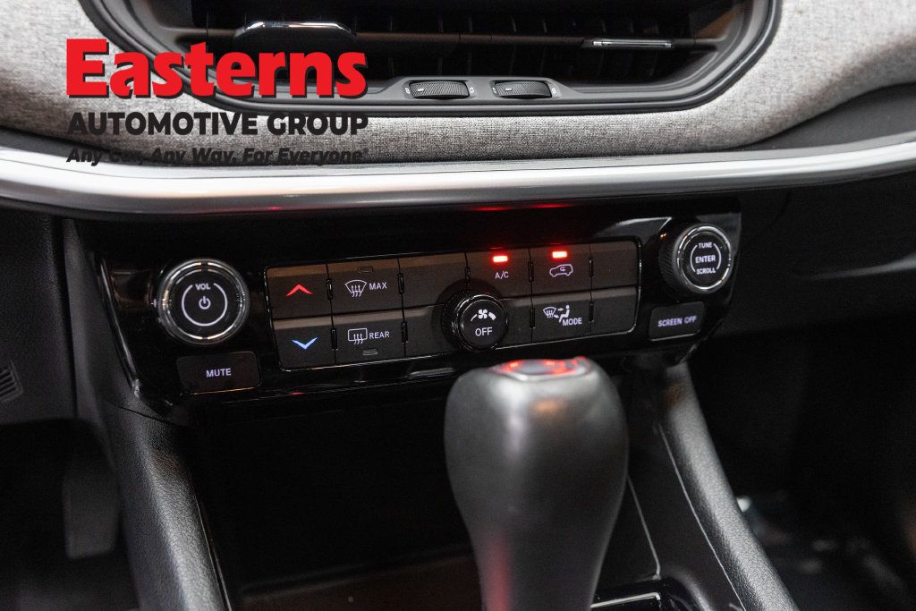 Used 2024 Jeep Compass Latitude AWD/4WD image 21