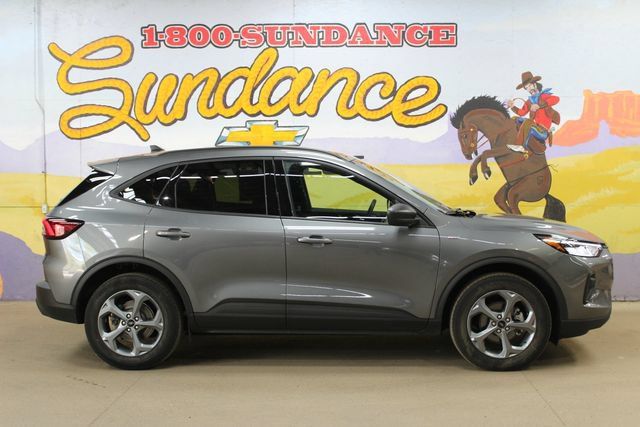 Used 2025 Ford Escape ST-Line AWD/4WD image 1