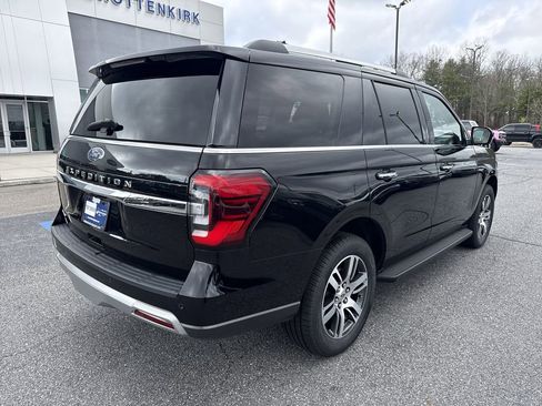 Used 2024 Ford Expedition Limited image 7