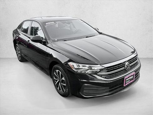 Used 2024 Volkswagen Jetta S image 3