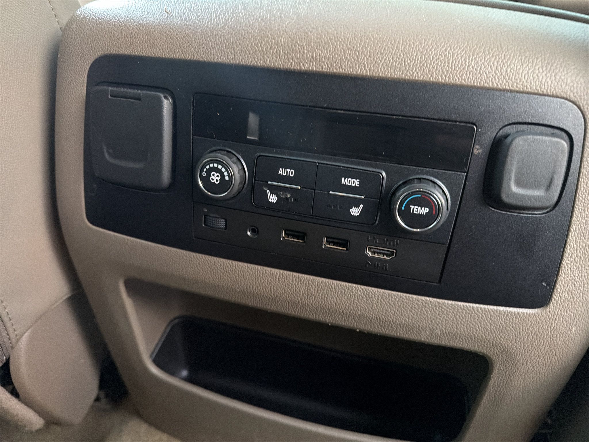 Used 2018 GMC Yukon SLT w/ Open Road Package RWD image 26