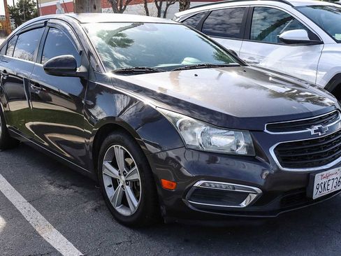 Used 2015 Chevrolet Cruze LT image 4
