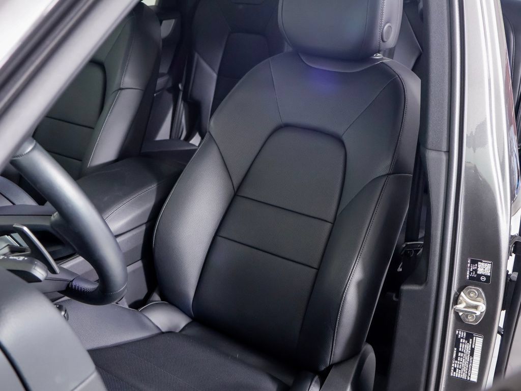 Certified 2026 Porsche Cayenne E-Hybrid AWD/4WD image 15