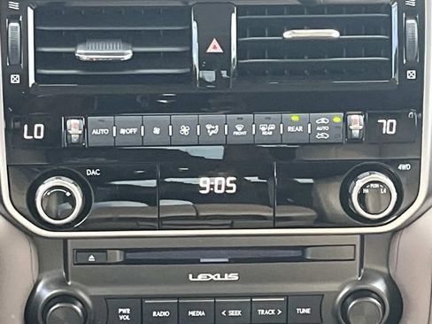 Certified 2023 Lexus GX 460 Premium AWD/4WD image 16