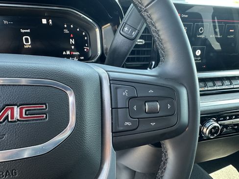 Used 2026 GMC Sierra 1500 SLT AWD/4WD image 18