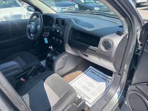 Used 2013 Jeep Compass Sport AWD/4WD image 31