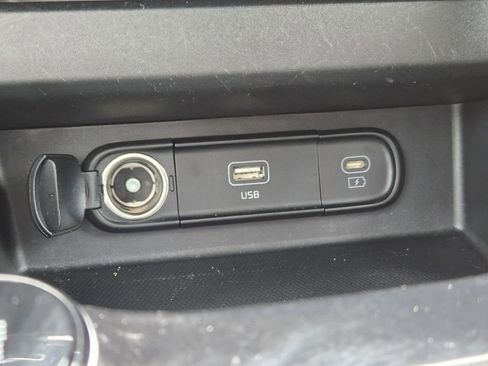 Certified 2025 Kia Seltos S FWD image 22