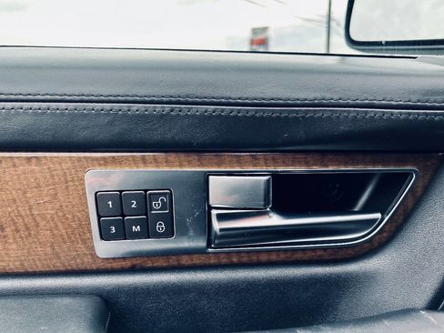 Used 2012 Land Rover Range Rover Sport HSE LUX image 40